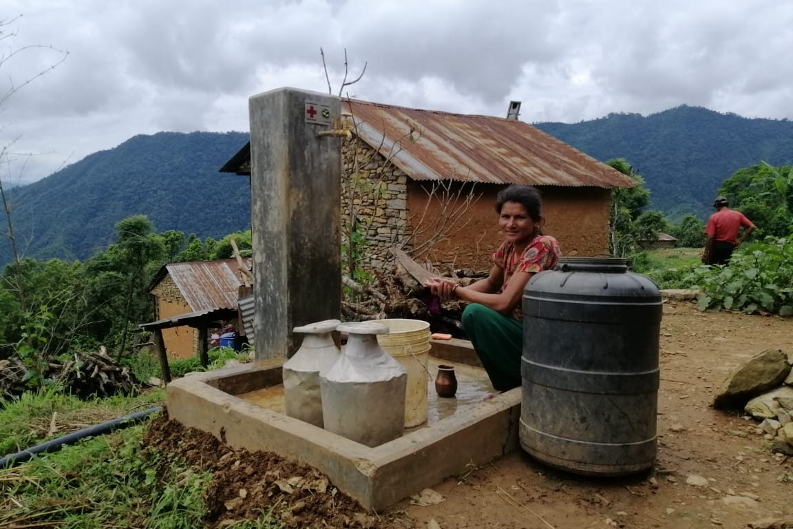 Een water tappunt in Hamsapur