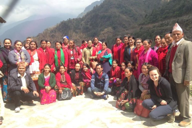 1524466322-1_GrettawithwomensgroupinTangting