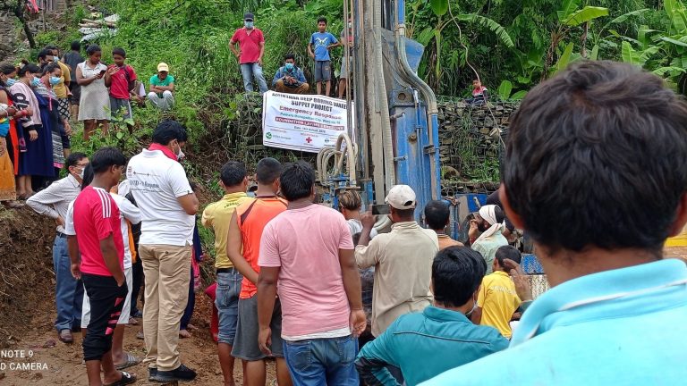 Start van het boren van een nieuwe meer dan 100 meter diepe drinkwatertoevoer